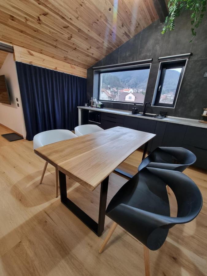 Casa Chiper - Attic Apartment With View 브라쇼브 외부 사진