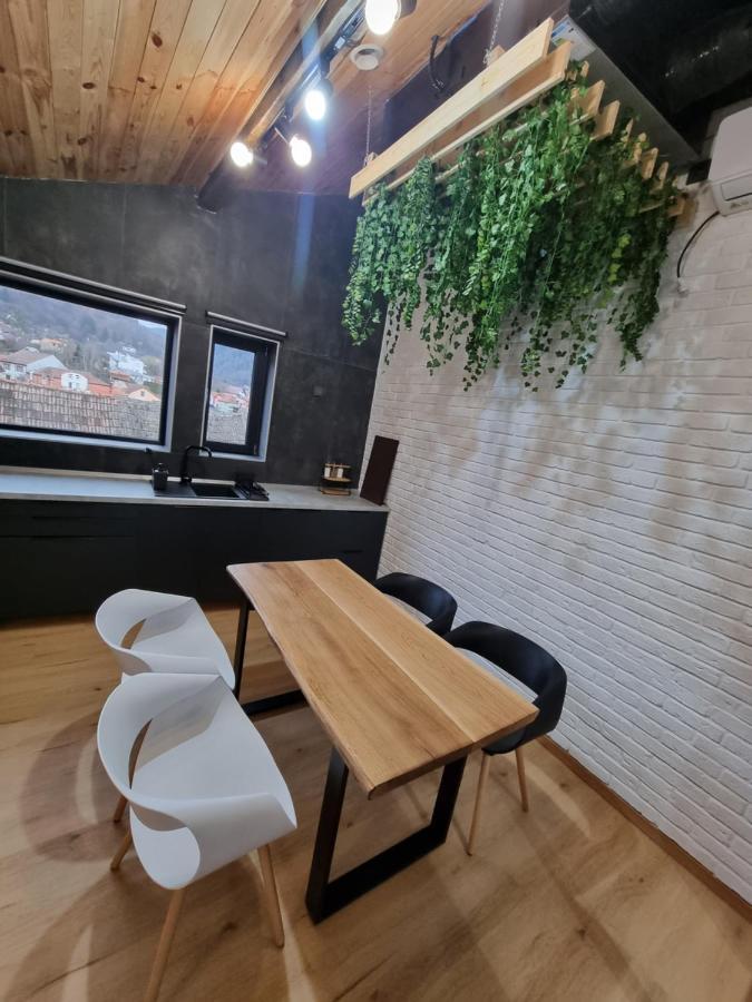 Casa Chiper - Attic Apartment With View 브라쇼브 외부 사진